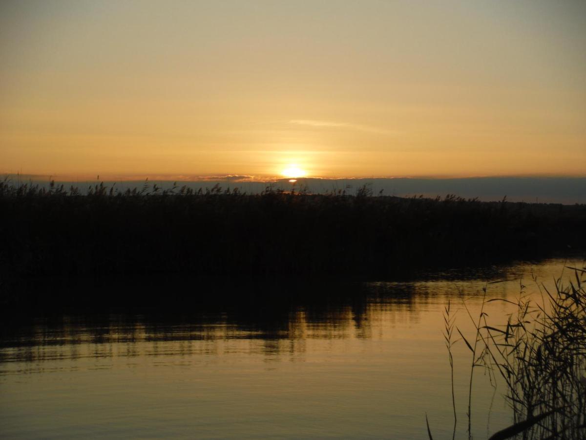 Pfahlbau Sunset I Toplage Elektroboot Inklusive Rust Dış mekan fotoğraf